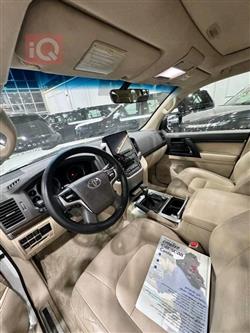 تۆیۆتا لاند کروزەر